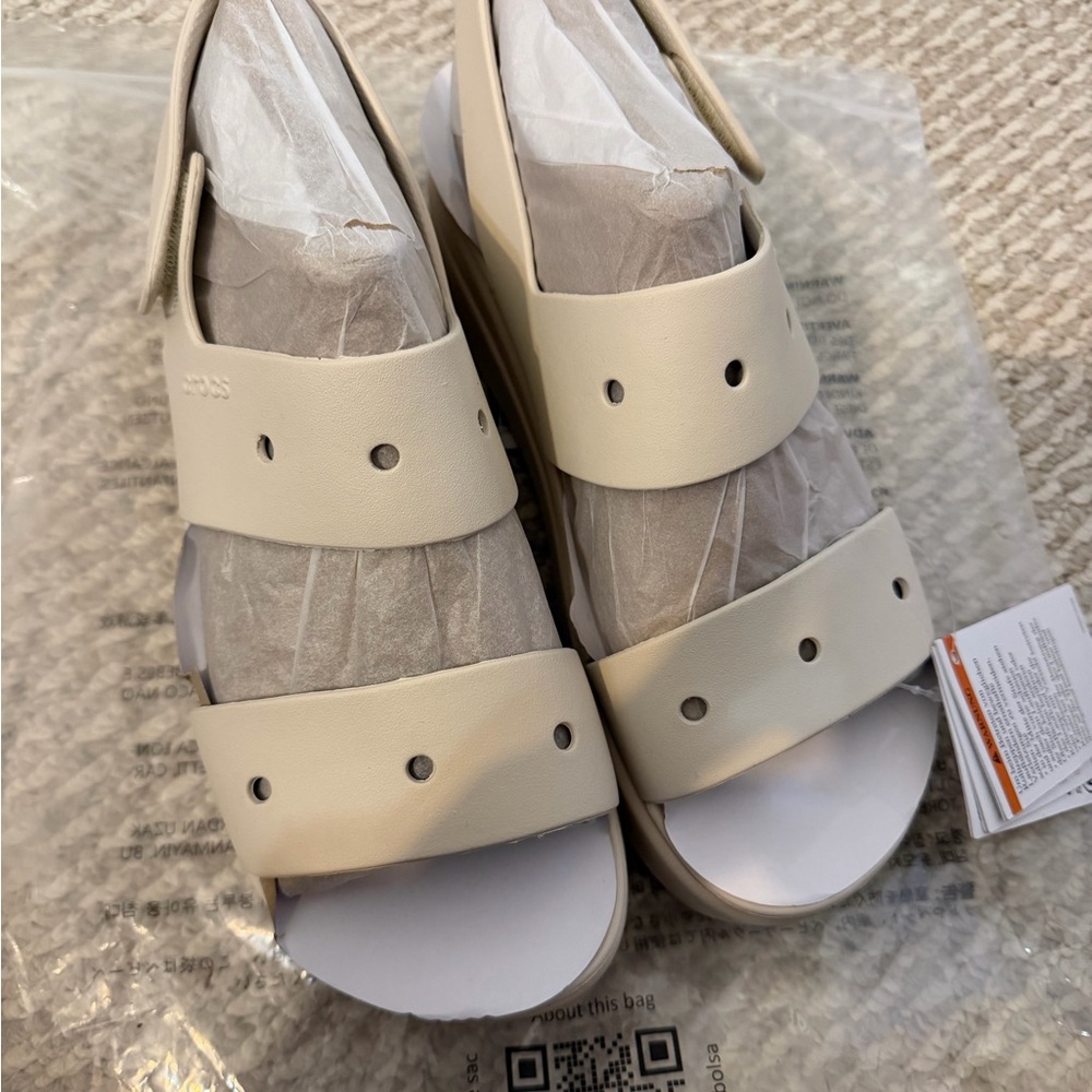 CROCS Brooklyn 4U Women's Beige Sandals